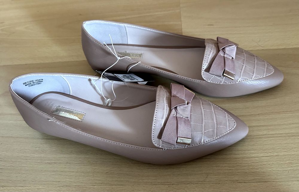 Sapatos NOVOS muito confortáveis Nº 39