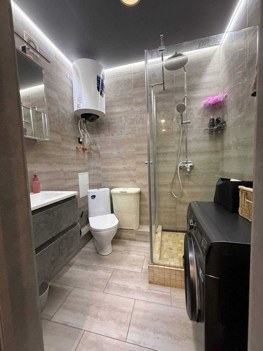 Квартира з ремонтом та видом на захід сонця