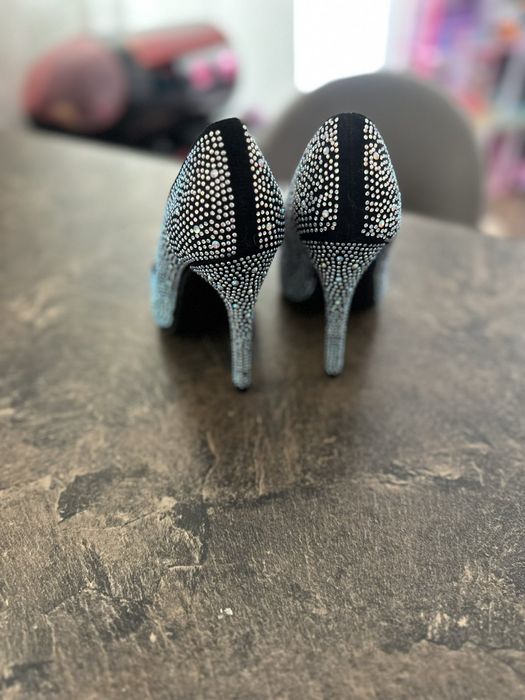 Buty na obcasie szpilki świecące