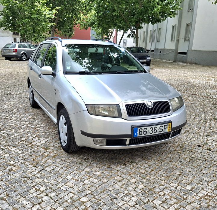 Skoda Fabia 1.4i 16v C/AC Nacional 01