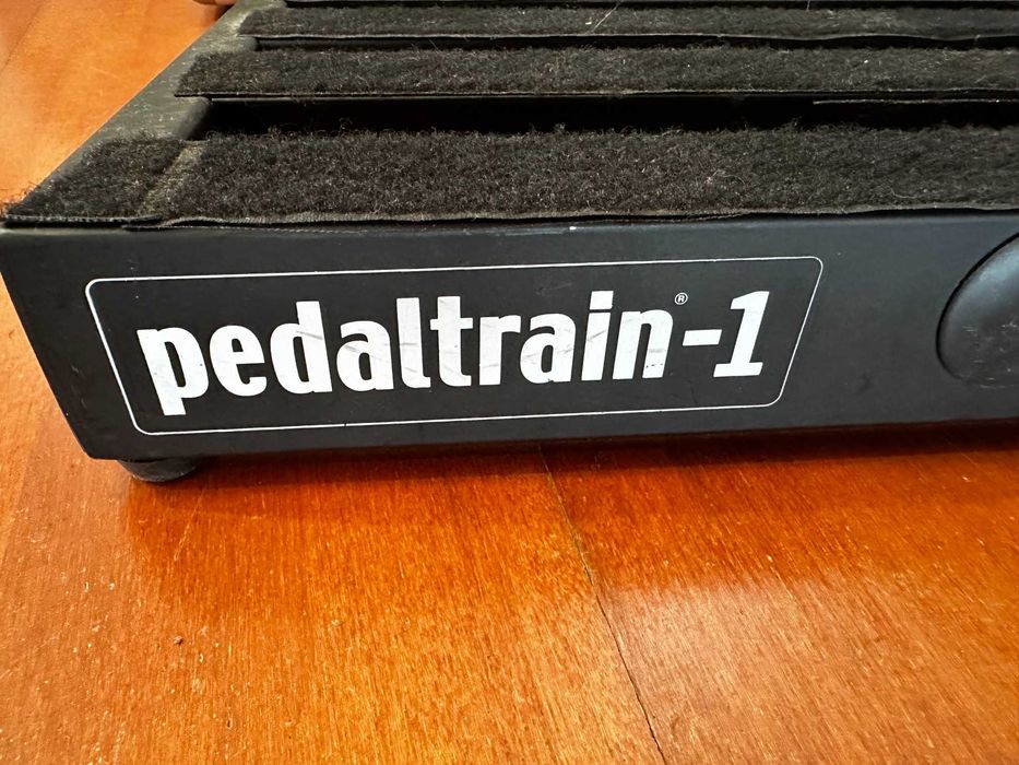 Pedal Board Pedaltrain - 1 (mala rígida)