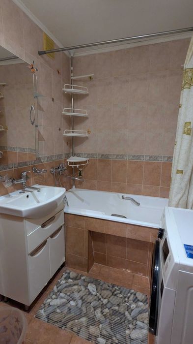 Здам 2-кімн. кв-ру,  Дніпровський р-н, вул. Куліша (Челябінська), 5 б