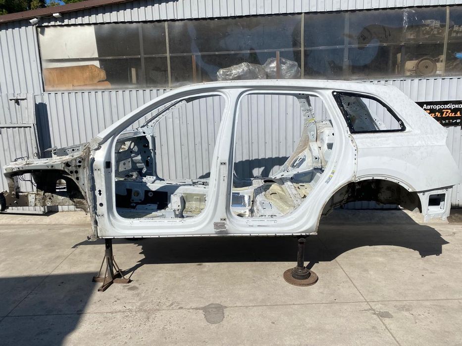 Кузов Четверть Передня Задня Ліва Права Ланжерон  Audi Q7 4M Ауди кю7