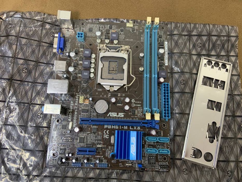Материнська плата ASUS P8H61-M LX3