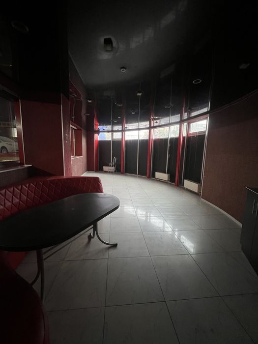 Окреме комерційне приміщення  1170 кв.м., під будь який бізнес.