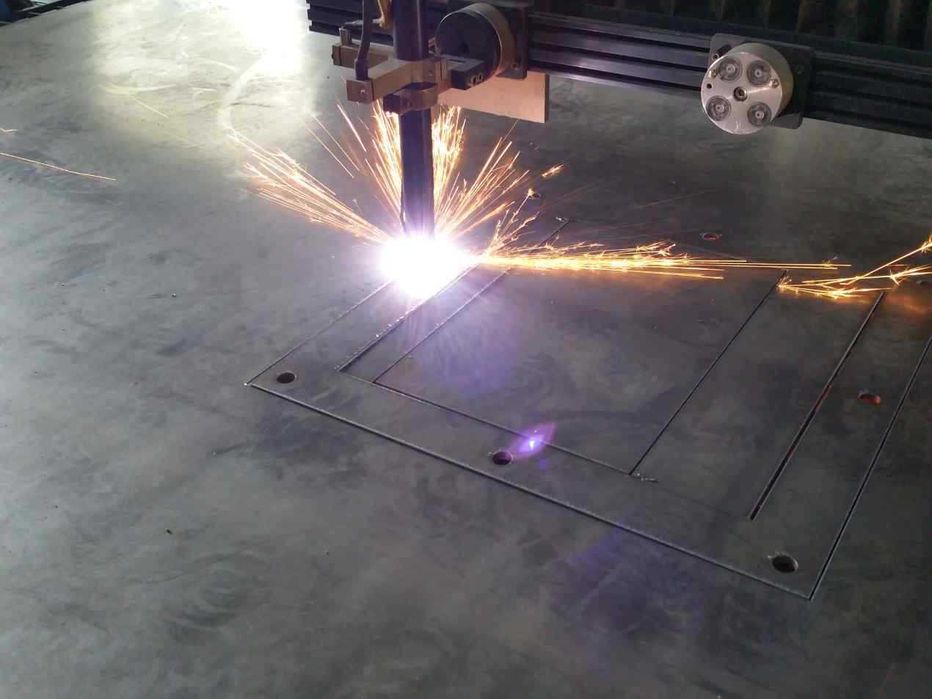 Cięcie blach i detali stalowych CNC - plazma / gaz