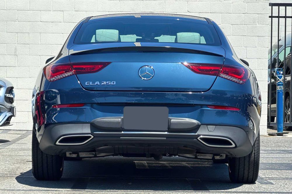 Mercedes-Benz CLA 250      2022
