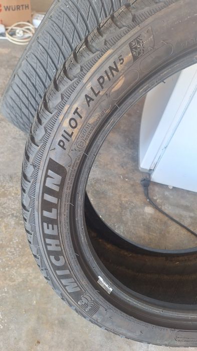 MICHELIN 235/45 R18