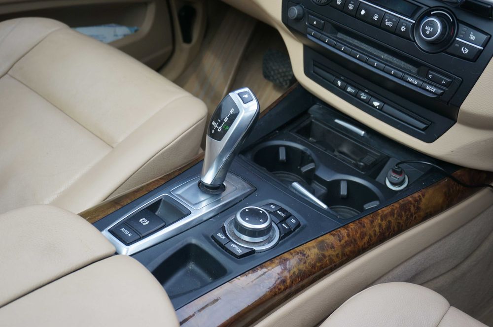 BMW X5 E70 3.0si AT