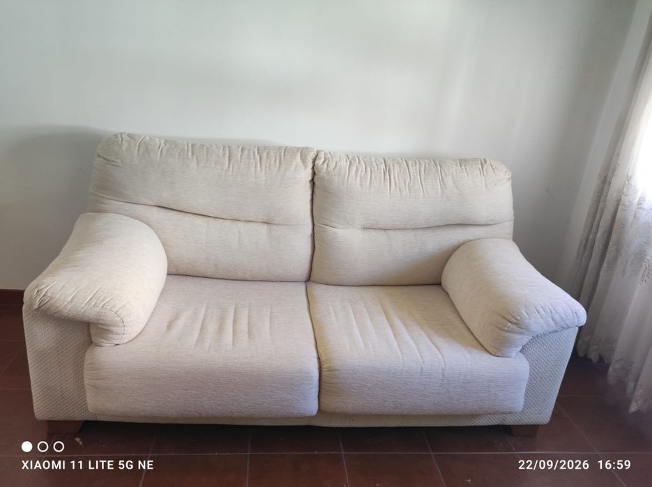 Sofá + mesa de centro