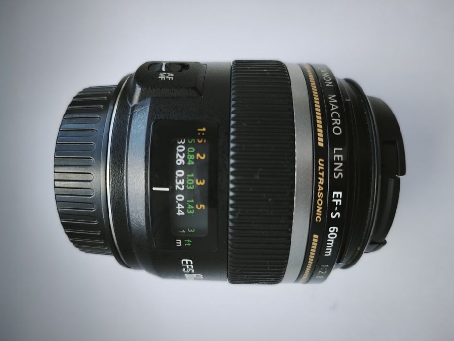 Об'єктив Canon EFS 60 mm f/2.8 Macro USM