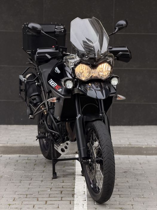 TRIUMPH TIGER 800 XCX - Full Extras!