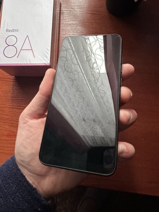Телефон  Redmi 8A новий + чехал в подарунок