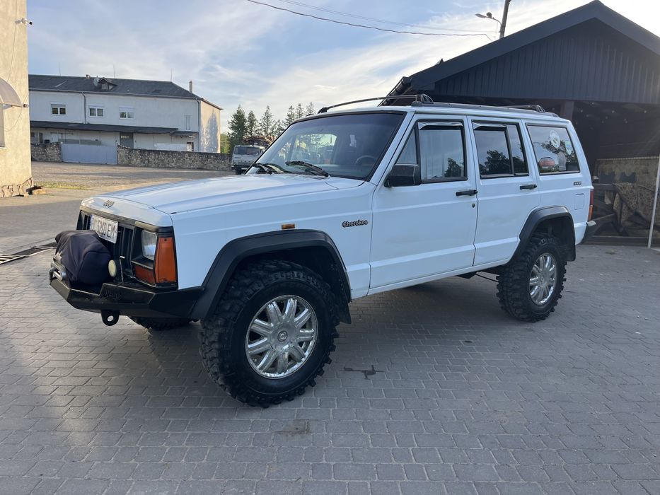 Jeep Cherokee 2,5 газ/бенз