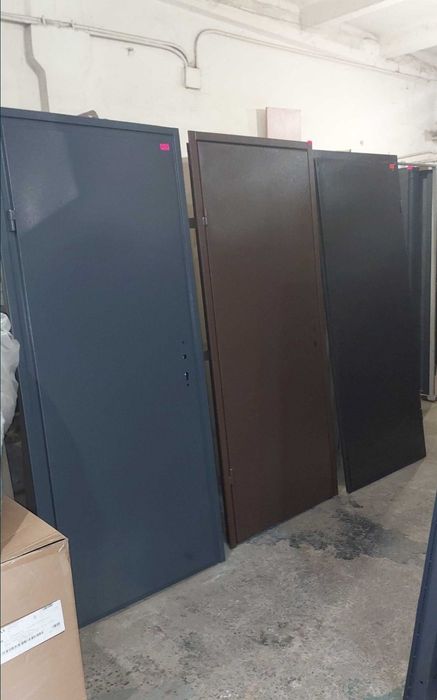 Входные Двери  Металлические с ДСП накладками Нестандарты в наличии