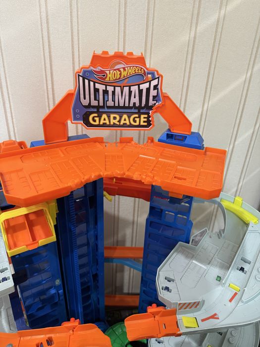 Hot wheels mega garage Мега гараж