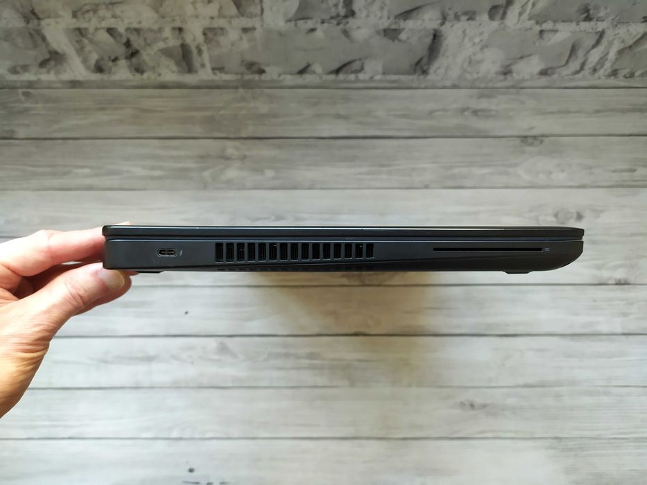 Dell Latitude E5570 FHD i7-6820HQ/8GB/250GB/AMD Radeon R7 M370 2GB