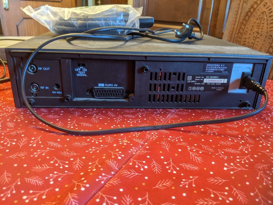 CD Player and DVD Player64283953857666124