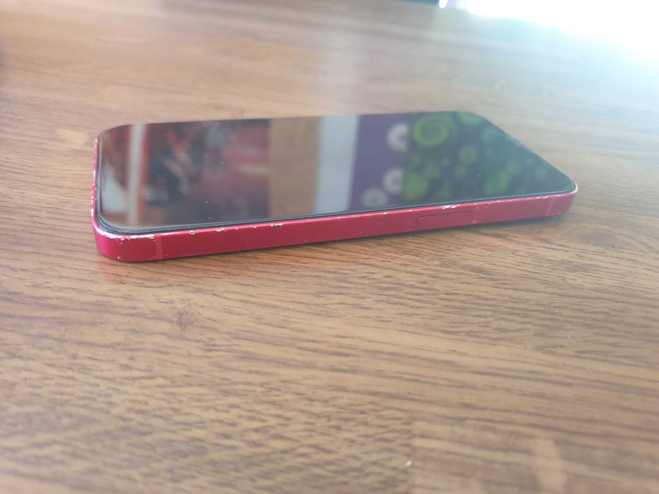 iPhone 13 Vermelho 128GB – Estilo e Potência num Único Dispositivo
