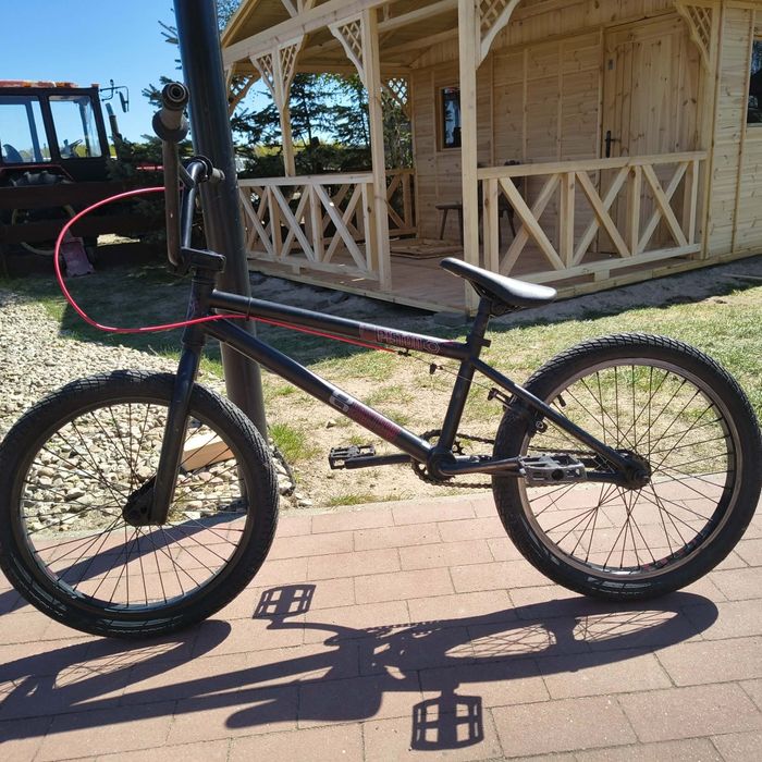 Sprzedam BMX Eastern Piston – stan dobry, gotowy do jazdy.