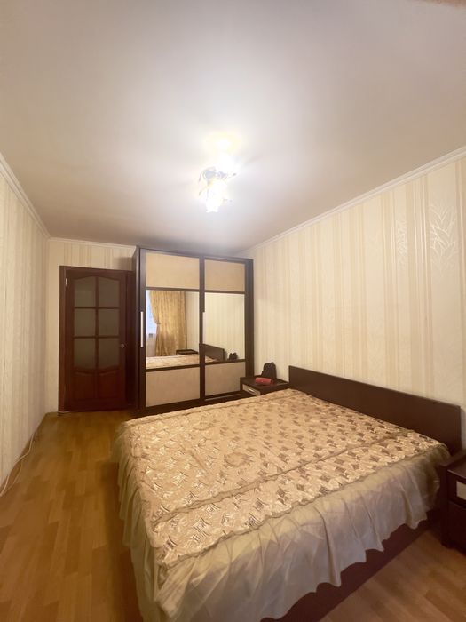 С ремонтом 2-х комнатная Варненская--парк Горького-Черёмушки--ГАЗ/ТЕЦ