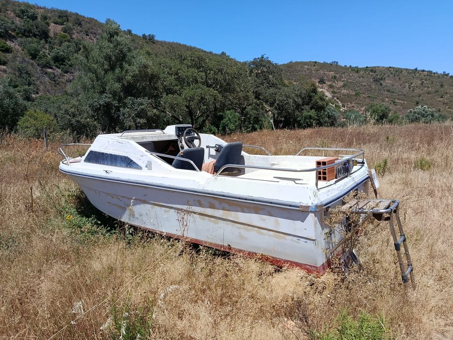 2 barcos, jeaneau skanes e glastron ultra