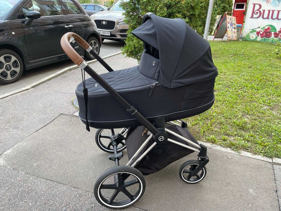 Преміальний візок Cybex Priam 2.0 в кольорі Deep Black