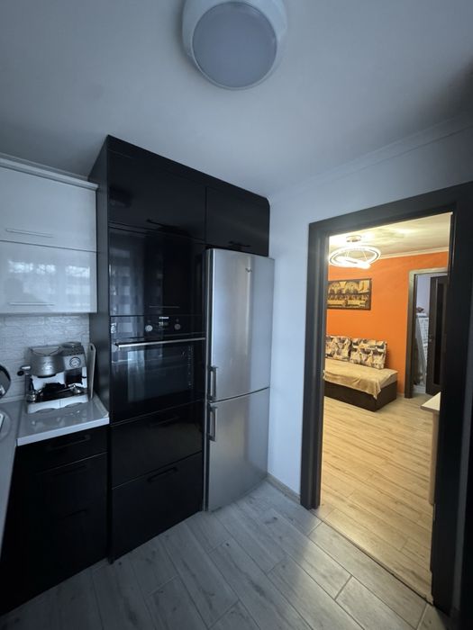 Продаж 3-кімнатної з меблями та ремонтом м. Калуш