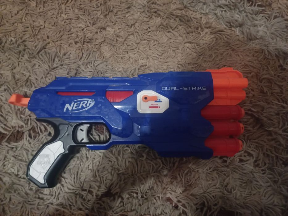 Sprzedam nerf oual-strake