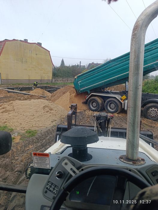 Usługi koparko ładowarka wykopy pod fundamenty
prace ziemne
niwelacja