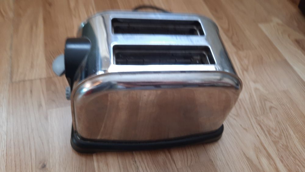 Toster 800 watt, grzanie rozmrażanie