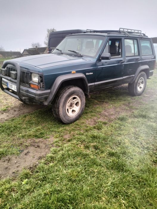 Продам джип чарокі 2.5 дизель 1991 рік  на повному ходу