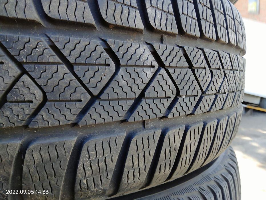 Шины 225/55 R17 Pirelli Winter Sottozero 3  (б/у, Германия)