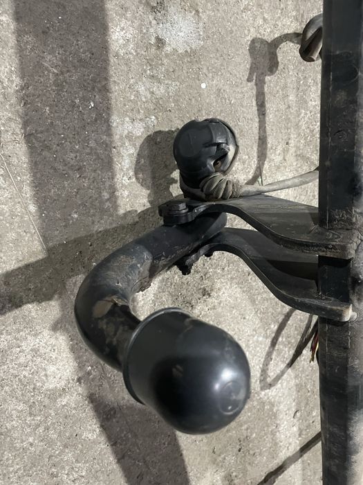 Оригінальний фаркоп прицепне skoda octavia a5