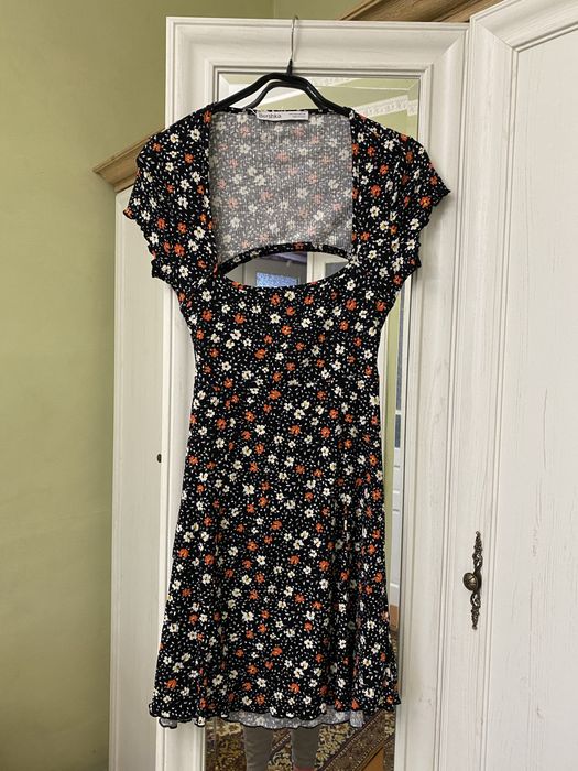 Сукні ( BERSHKA, ZARA, MANGO, Pretty little thing )