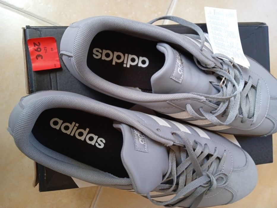 Продам кросівки чоловічі adidas