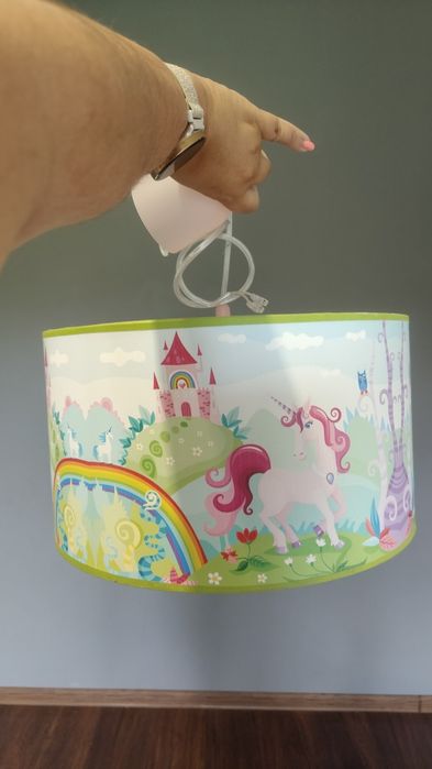 Lampa do pokoju dziecięcego