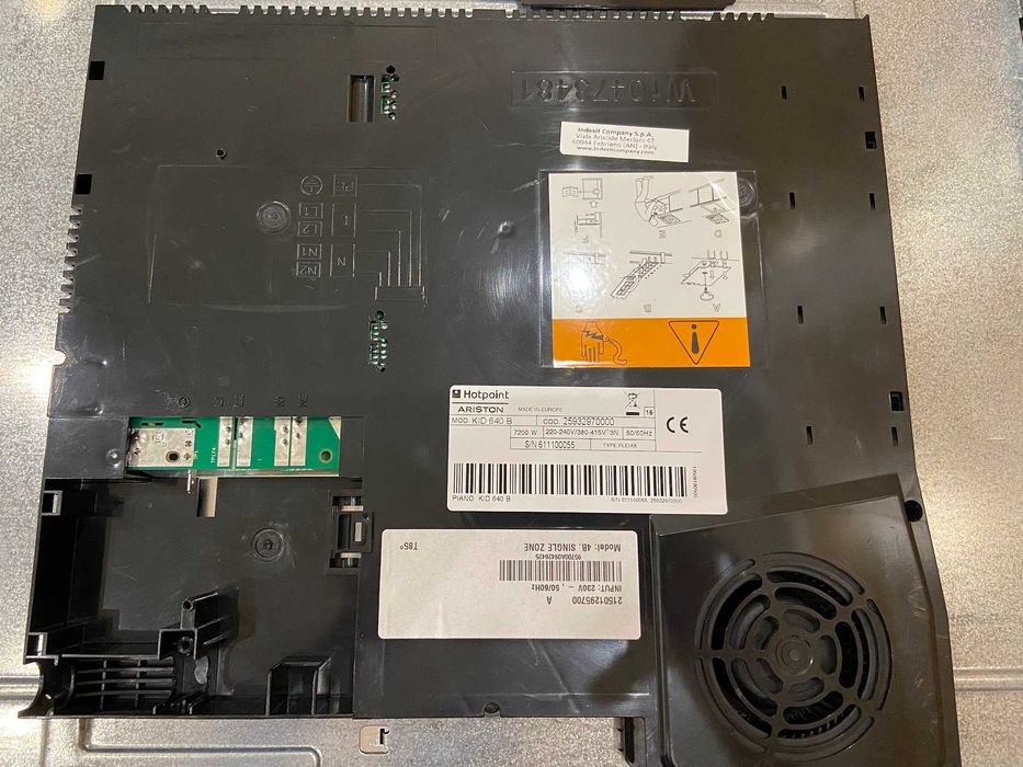 Placa de indução HotPoint Ariston KID 640 B (avariada)