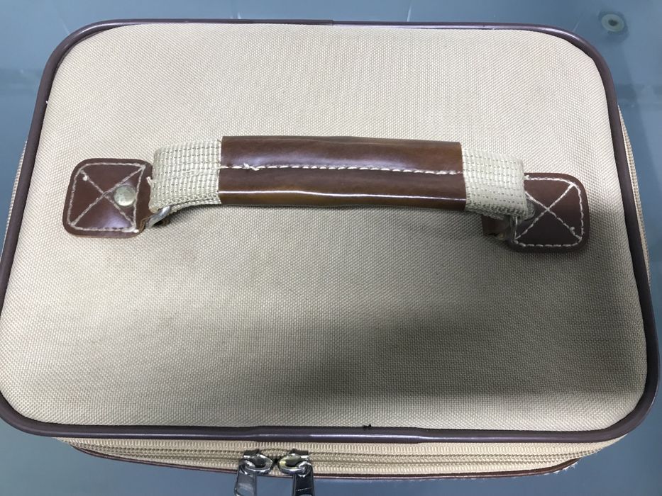 Bolsa necessaire Avon