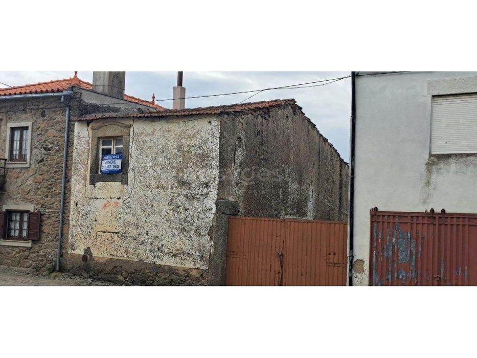 Moradia T2 com garagem em Urrós, Mogadouro