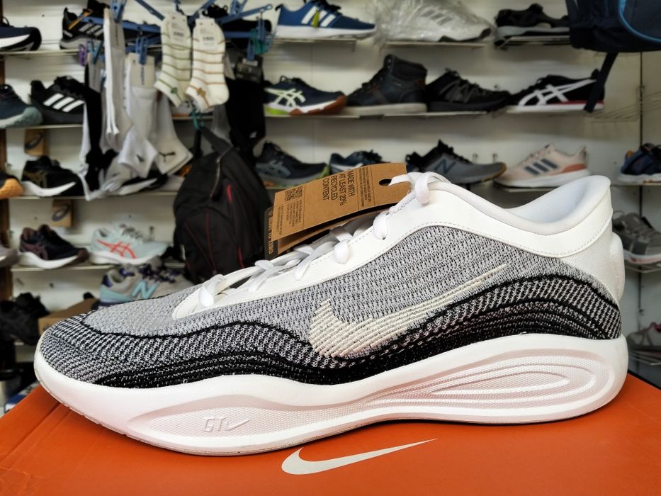 Кросівки asics великі розміра  з 46 до 50.5 та 52.5