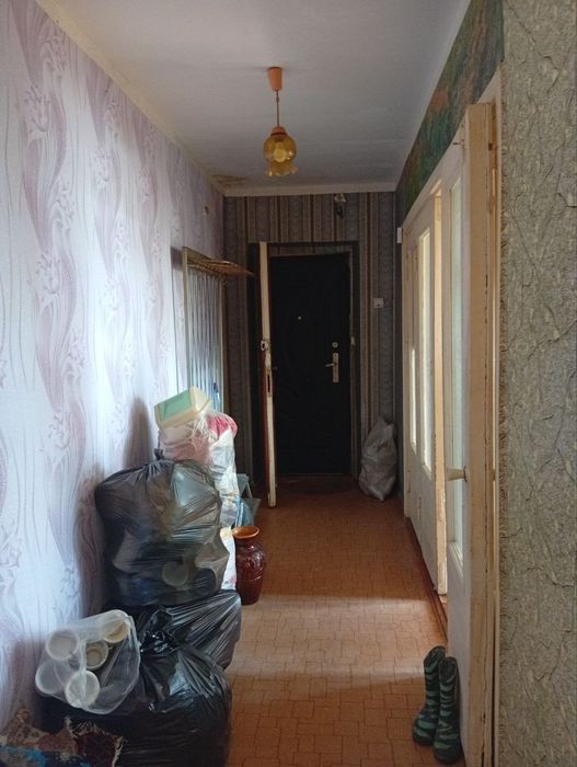 Терміново продам затишну 2-кімнатну квартиру