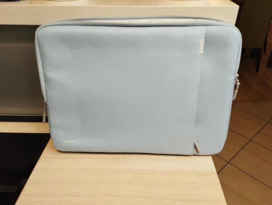 pokrowiec na laptopa firmy tomtoc