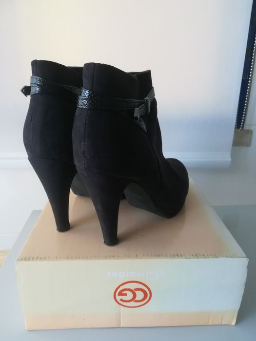 Botins pretos - 40.