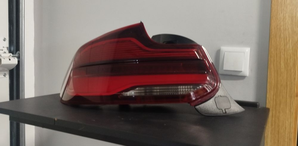 Farolim Esquerdo BMW M2  (F87 / F22 / F23)