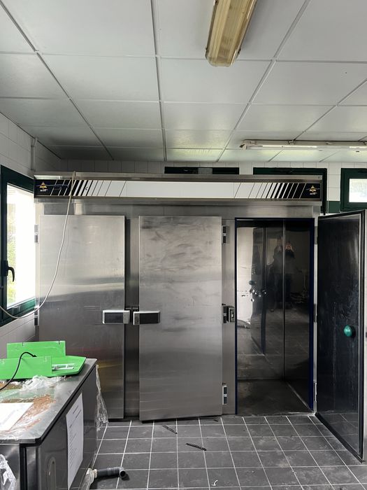 Para vender  material de cozinha industrial