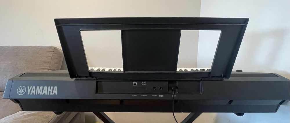 Yamaha PSR-E433 Completo | Banco + Suporte Regulável | Excelente Estado