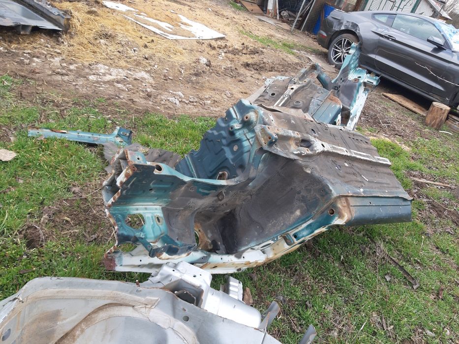 Двери правые крыша четверть Акцент 1993 до 1999