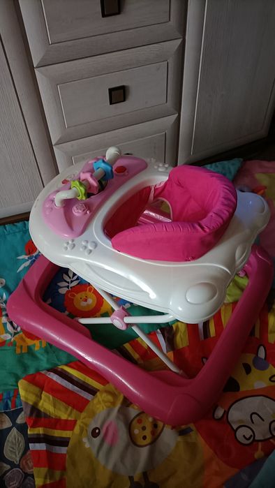 Продам ходунки для девочек. Bambi.
