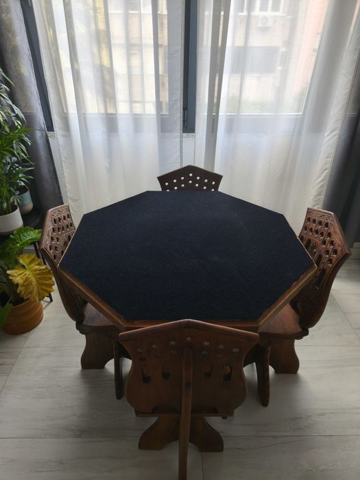 4 cadeiras em madeira com oferta de mesa